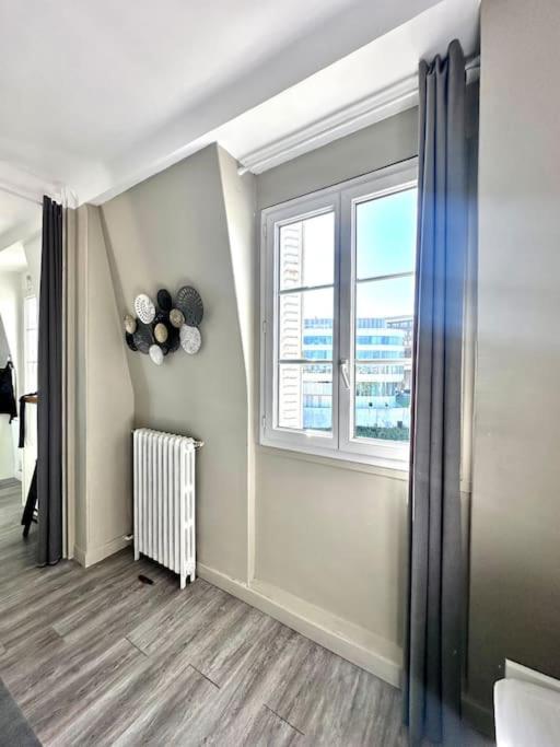 Appartement Vue Tour Eiffel Ligne 14 A Cote De Paris Gentilly Kültér fotó