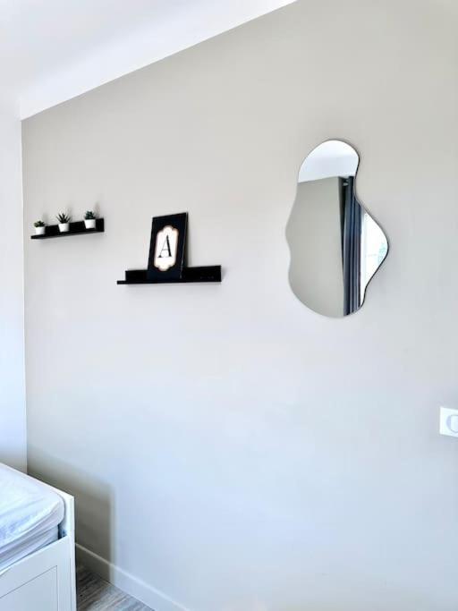 Appartement Vue Tour Eiffel Ligne 14 A Cote De Paris Gentilly Kültér fotó