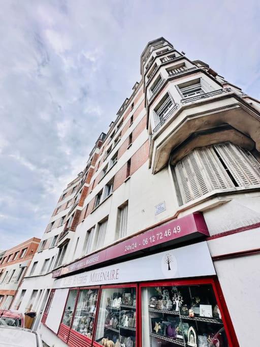 Appartement Vue Tour Eiffel Ligne 14 A Cote De Paris Gentilly Kültér fotó